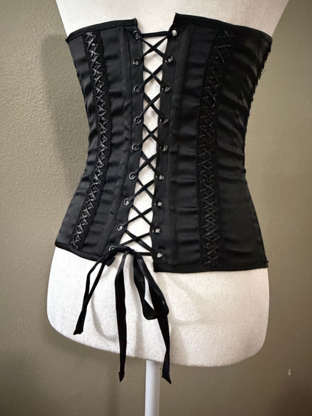 Vintage Charlotte Russe Black Satin Lace-Up Corset Top Small Y2K Goth Bustier - Picture 5 of 6